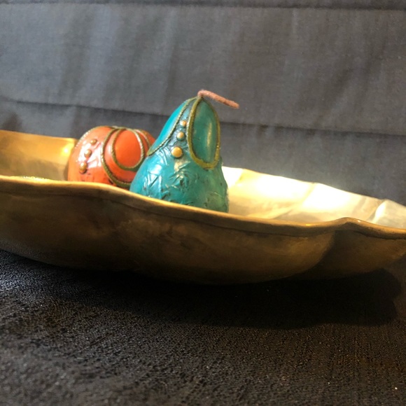 Scalloped solid brass bowl floral like decor; large 14” by 2.5” India import VTG - Picture 3 of 9